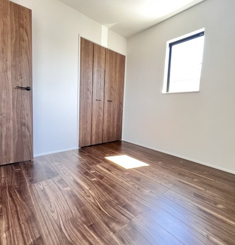 鈴鹿市長太新町2丁目第1期 新築戸建 【全5棟】の洋室