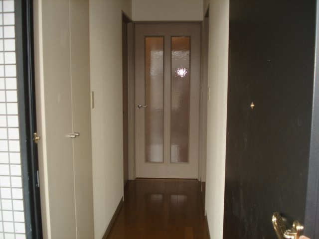 ロイヤルヒルズの玄関|玄関