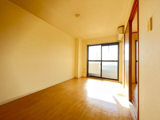 ロイヤルヒルズの居間・リビング|リビング