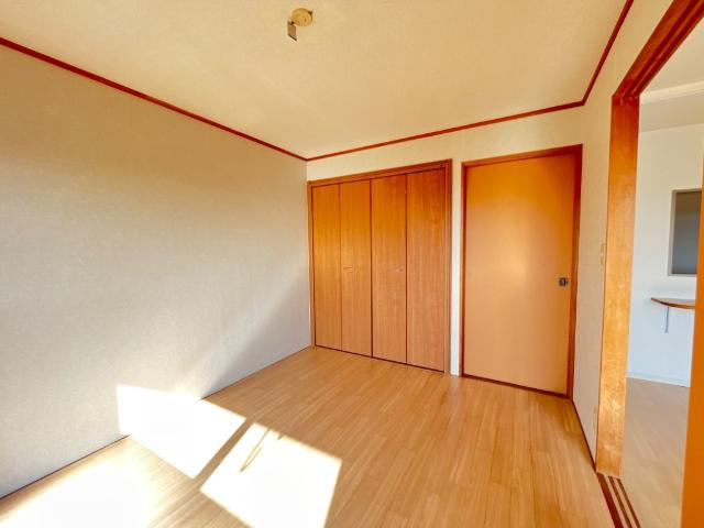 ロイヤルヒルズの内装|洋室