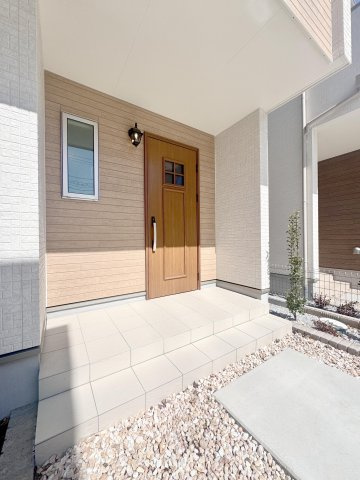 草加市瀬崎７丁目　新築分譲　全８邸の玄関|【玄関】
高級感のあるオシャレな玄関です。