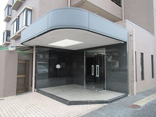 エス・バイ・エルマンション越谷のエントランス|エントランス　※前回募集時2020年10月の写真