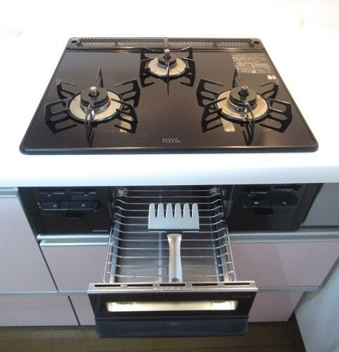 エス・バイ・エルマンション越谷の設備|グリル　キッチン　※前回募集時2020年10月写真