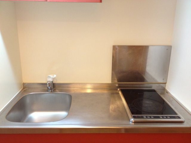 レオパレスクレールコートのキッチン|電気コンロが2口あるタイプ
