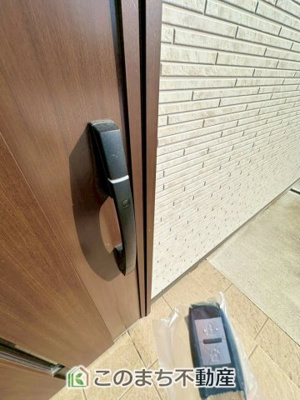 【設備】 | 宇都宮市陽東1丁目中古戸建 | 玄関の鍵はリモコンキーを採用☆ボタン１つで開錠可能です☆