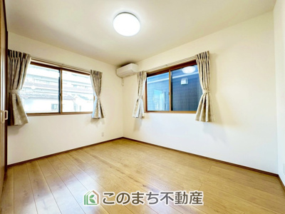 【洋室】 | 宇都宮市陽東1丁目中古戸建 | 一人ひとりの大切なプライベート空間。ゆとりある広さで、一人の時間をゆったりと過ごせる安らぐお部屋になるはずです。
