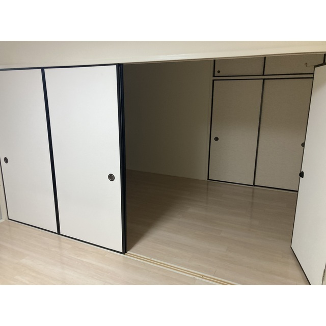 関コーポの居間・リビング|使いやすいリビングです