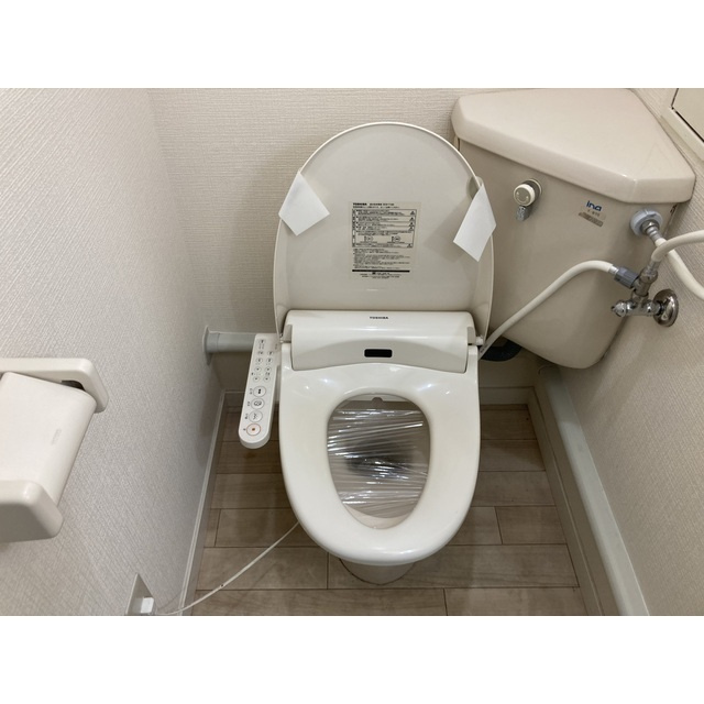 関コーポのトイレ|ゆったりとした空間のトイレです