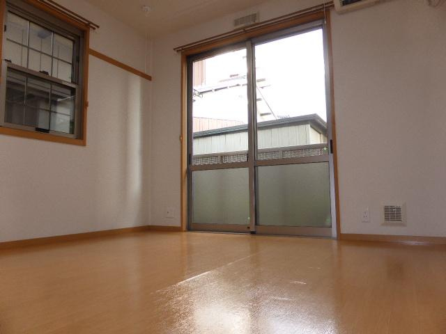 ヴィサージュの居間・リビング|こちらのリビングで趣味の時間をお楽しみください