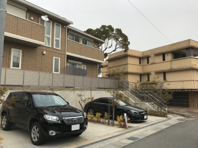 テラスアジュール　B棟の駐車場