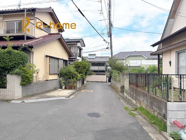 取手市新取手2丁目第1期　新築戸建て　1号棟の前面道路含む現地写真|『今から見たい！』大歓迎です♪
お気軽にＲ－ｈomeまでお問い合わせください。