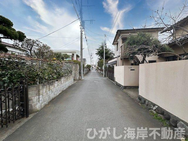 売地　茅ヶ崎市旭が丘の前面道路含む現地写真|現地外観