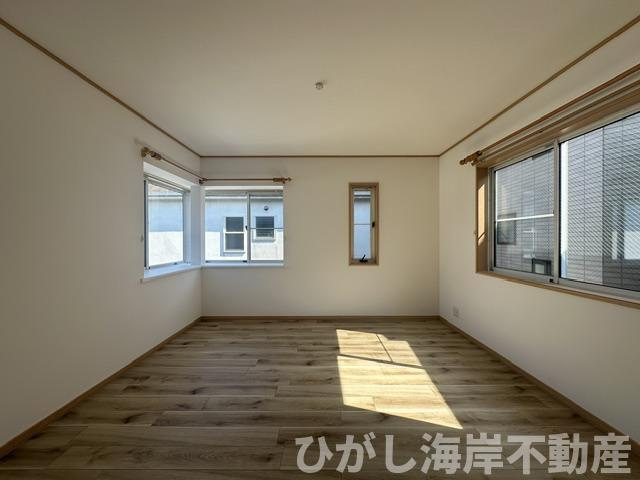 茅ヶ崎市円蔵　中古戸建のダイニング|新規リフォーム完了！　18.5帖　LDK