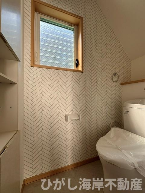 茅ヶ崎市円蔵　中古戸建のトイレ|新規リフォーム完了！　２F　洗浄機能付きお手洗い