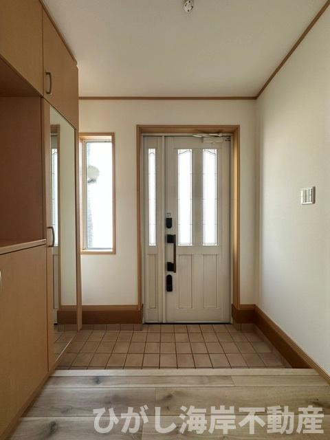 茅ヶ崎市円蔵　中古戸建の玄関|新規リフォーム完了！　玄関