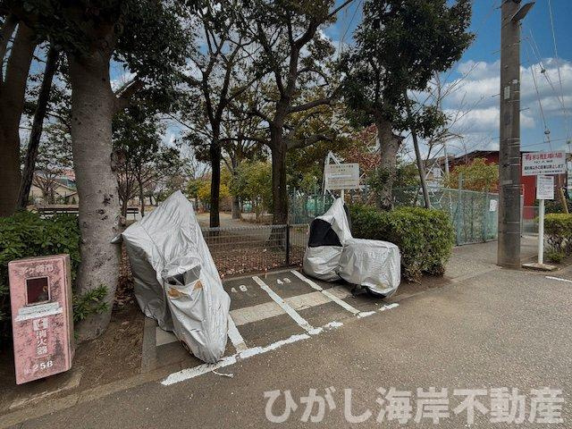 サニータウン茅ヶ崎５号棟の駐車場|敷地内バイク置場