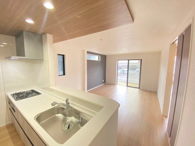 【同施工物件ご案内可能】愛知郡東郷町大字春木字白土　全1棟の内観：施工例|【LDKイメージ】
◆日当たりが良く温かい広々リビングは家族の団らんスペースになります。　　　　　　　　　　　　　　　　　　　　　　　　　　　　　　　　　　　　　　　　　　　　　　　　　　　　　　　　