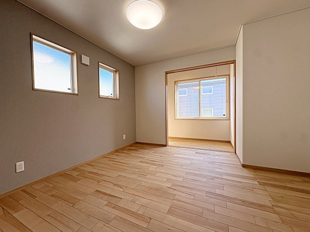 【エコnaホーム】　郡山市横塚6丁目　芳賀小・第四中の収納|WICはハンガーパイプがついているので衣類がきれいに整理整頓できます！