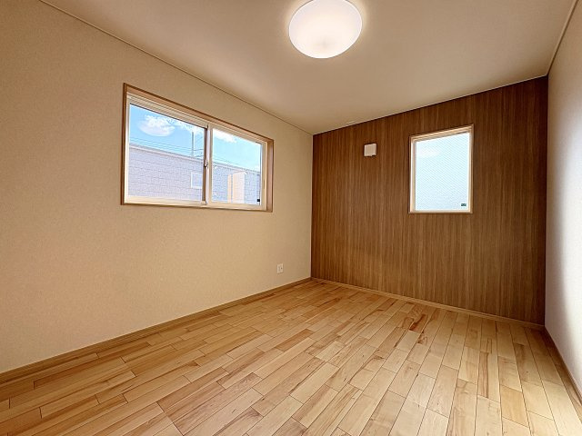 【エコnaホーム】　郡山市横塚6丁目　芳賀小・第四中の洋室|西側の洋室　シンプルなので色々なテイストのインテリアも合いそうですね！