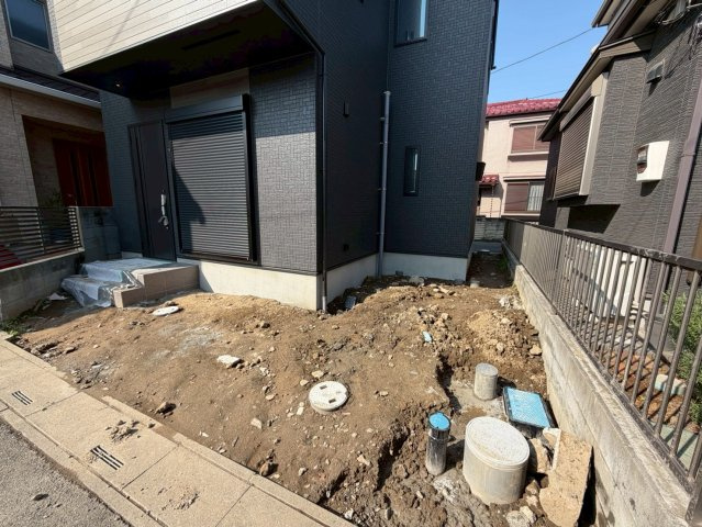 越谷市宮本町新築戸建ての駐車場