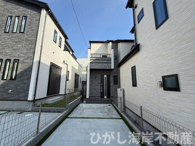 藤沢市辻堂元町２丁目　新築戸建　全3棟の前面道路含む現地写真|現地外観