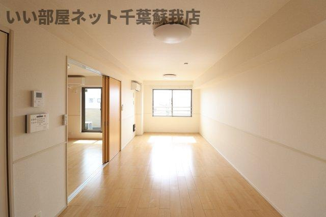 ルーセントⅢの居間・リビング|こちらの居間で趣味の時間をお楽しみください