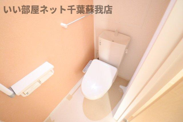 ルーセントⅢのトイレ|落ち着いた色調のトイレです
