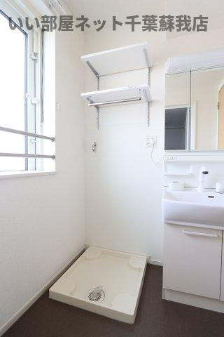 ルーセントⅢの洗面所|明るい洗面所です