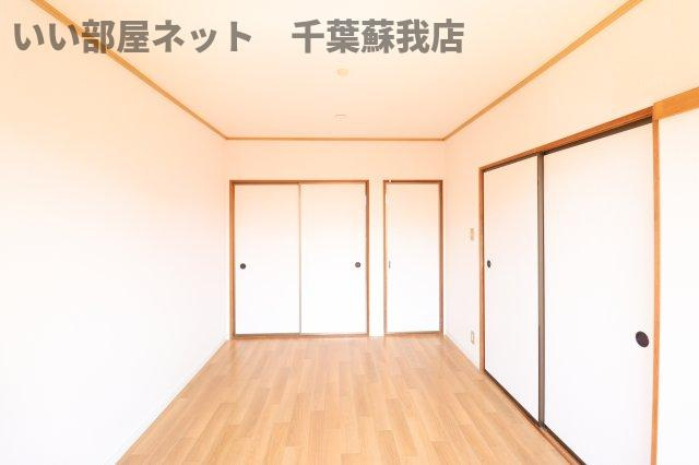 エクレール五井西CDEの洋室|落ち着いた色調の洋室です