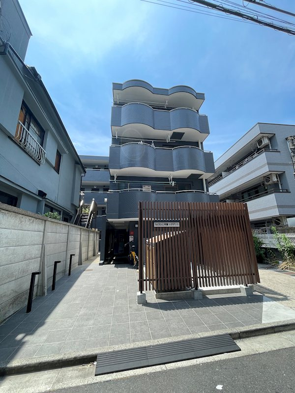 ReDEAL町屋レジデンスの外観