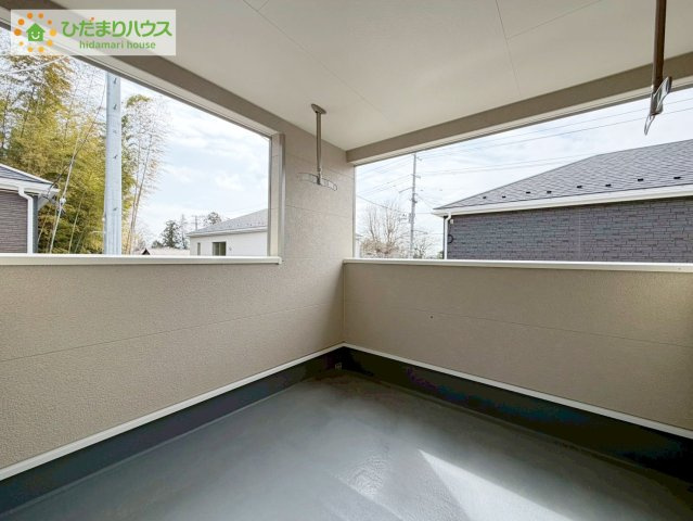 いわき市錦町第32　新築戸建　2号棟のバルコニー|広々としたバルコニーは、大量の洗濯物を干しても余裕！お布団だって、家族全員分をいっきに干せますね(^O^)