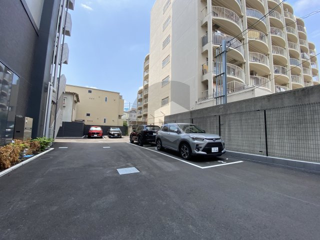 プレサンス新深江ディレットの駐車場