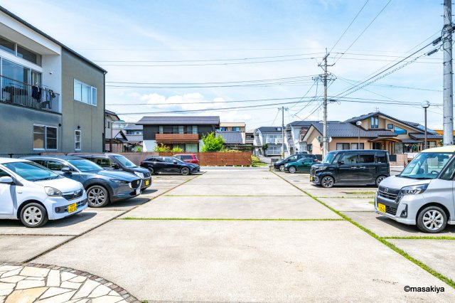 ラ　メゾン　ドュ　ブランの駐車場|駐車場