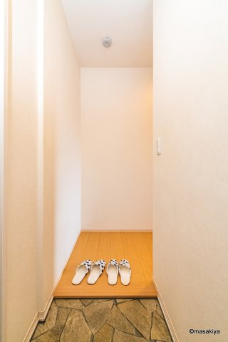ラ　メゾン　ドュ　ブランの玄関