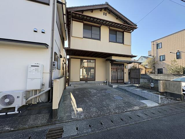 中古 戸建ての駐車場