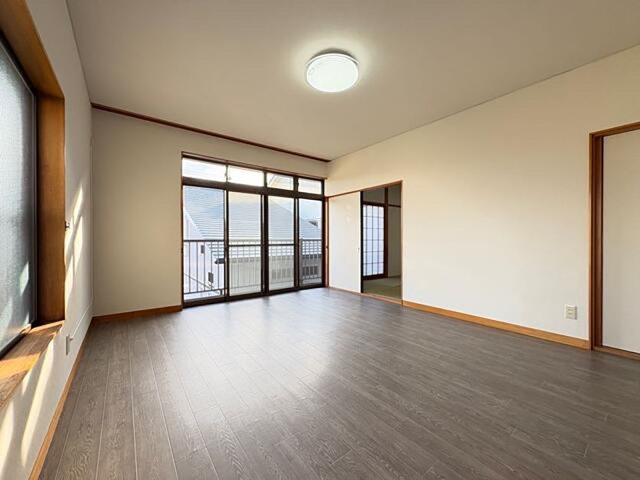 中古 戸建ての居間・リビング