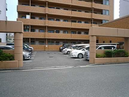 ダイアパレス宇品西の駐車場