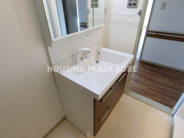 潮見台マンションの洗面所