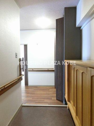 潮見台マンションの玄関