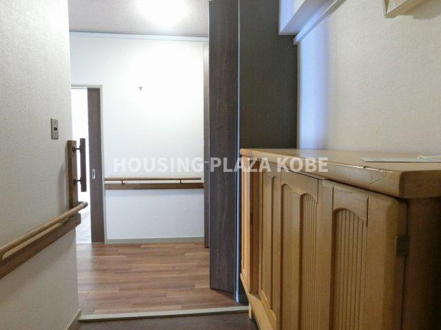 潮見台マンションの玄関