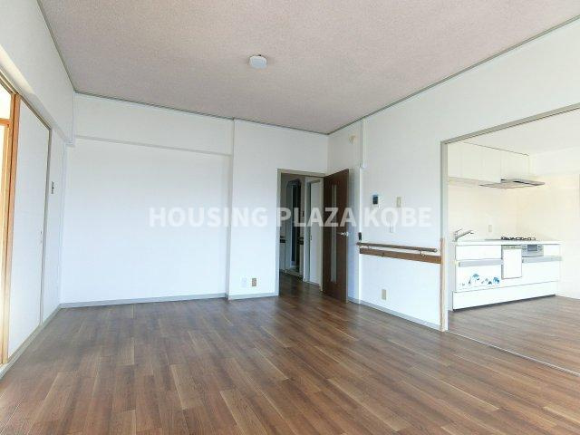 潮見台マンションの居間・リビング