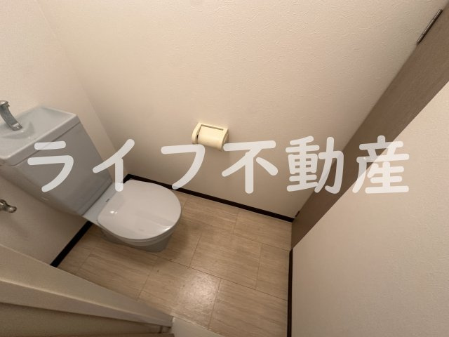 イーストマンションのトイレ|ゆったりとした空間のトイレです