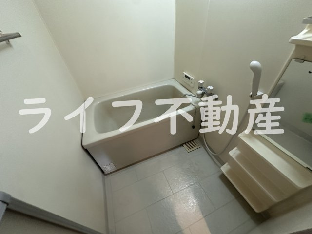 イーストマンションの浴室|コンパクトで使いやすいお風呂です