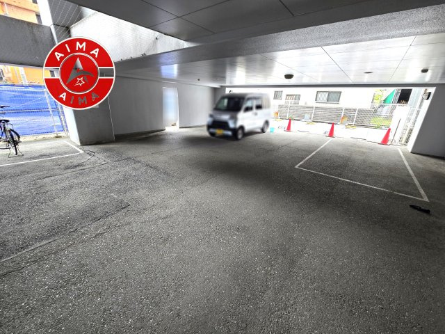 リファレンス天神南の駐車場|駐車場が敷地内にあるため、防犯面でも安心してお車をご利用いただけます。