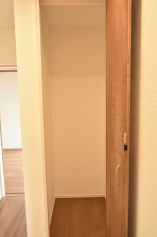 行田市深水町　分譲住宅　全４棟の収納|2階廊下の収納スペース