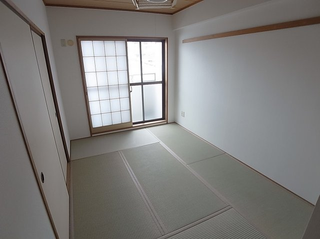 神戸市兵庫区兵庫町２丁目の賃貸マンションの設備|寛げる和室