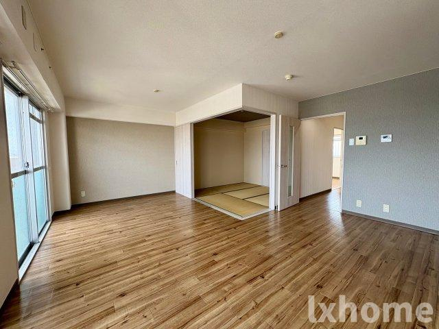 パールマンションの居間・リビング|こちらの居間で趣味の時間をお楽しみください