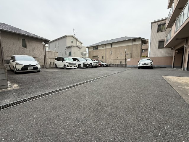 レインボーコートパートⅡの駐車場