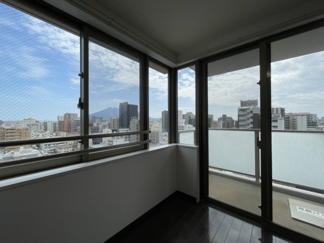 アルファステイツ平之町の展望|最上階角部屋ゆえの眺望の良さがございます。