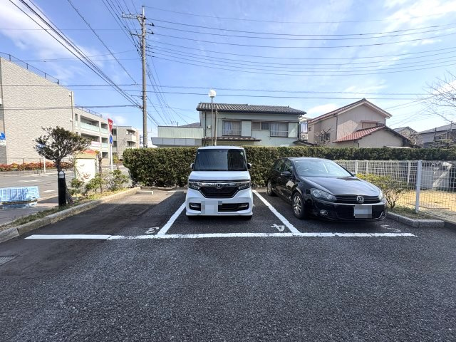 戸田公園第3ローヤルコーポの駐車場